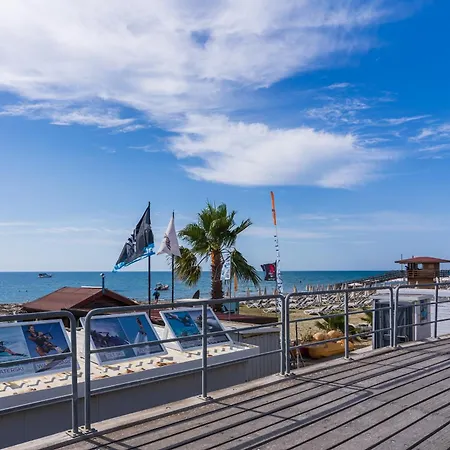 Compass 1-Br Apartment By Makenzy Beach