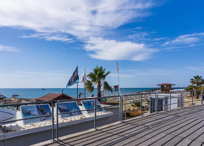 Compass 1-Br Apartment By Makenzy Beach