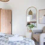 Daire Compass 1-br By Makenzy