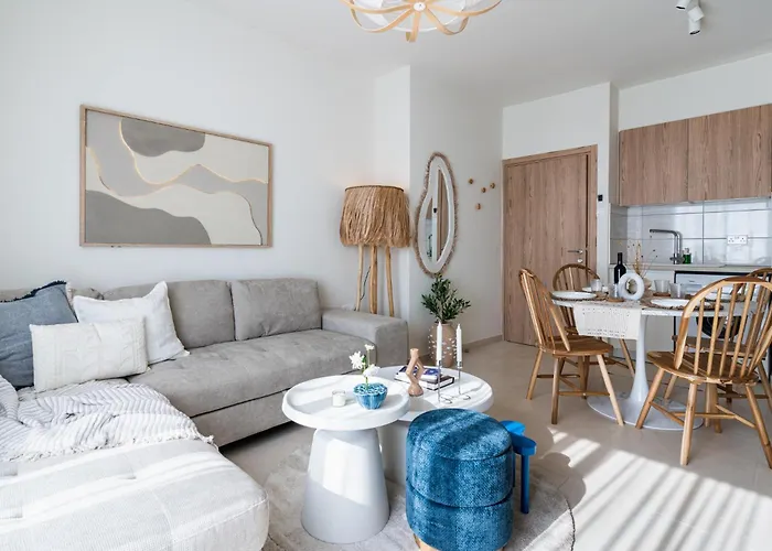 Compass 1-Br Apartment By Makenzy Beach * Larnaca