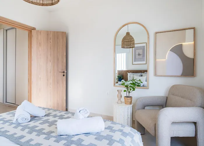 Apartment Compass 1-br By Makenzy